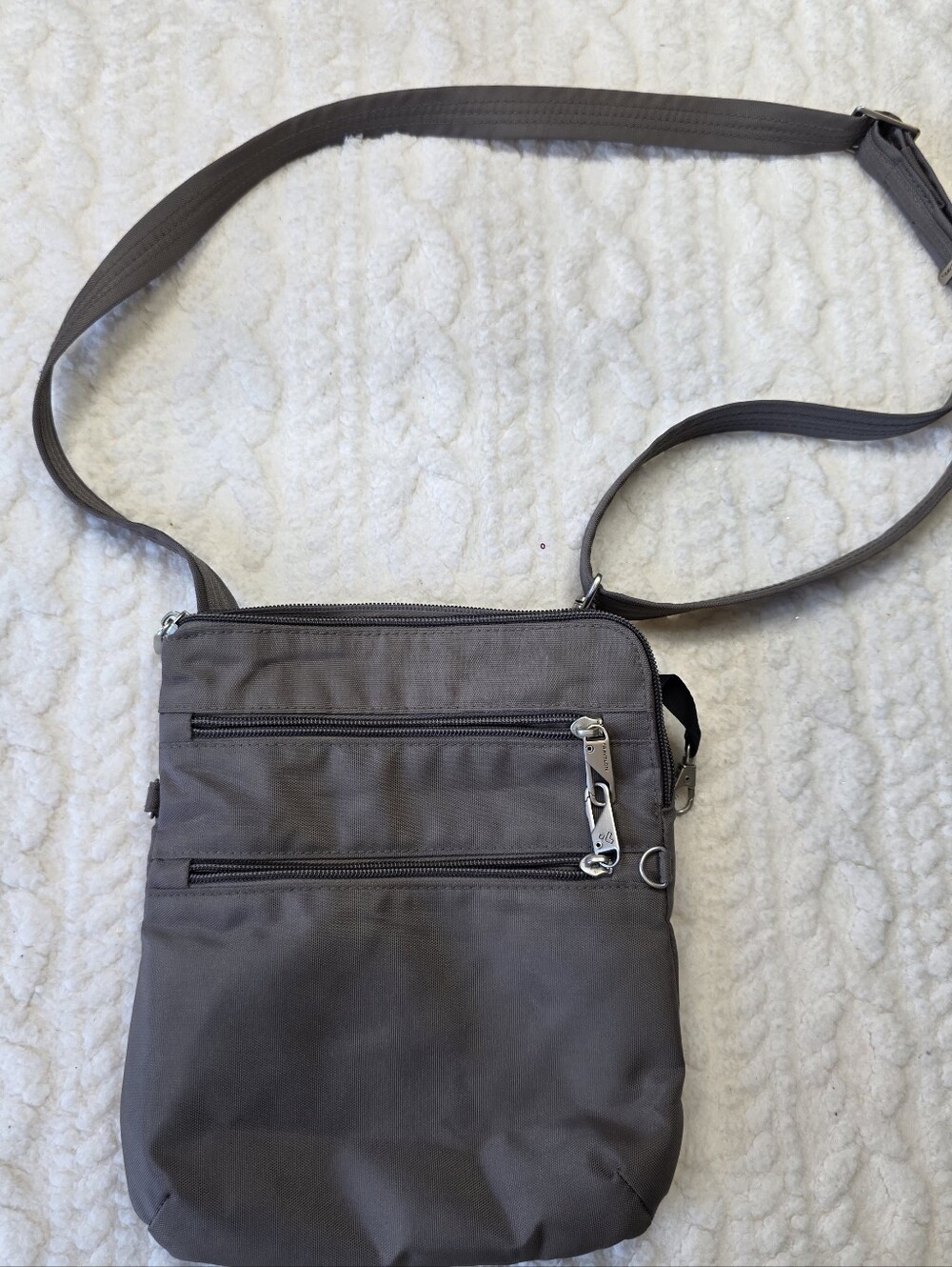 Travelon Taupe Anti-Theft Crossbody Bag Multi Pocket Travel Purse